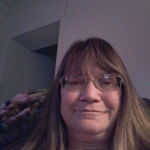 Meet your Posher, Leona